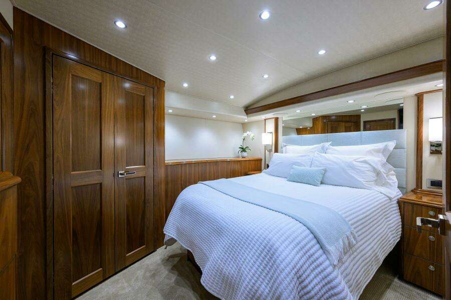 Viking  92 SPECULATOR - Guest Stateroom