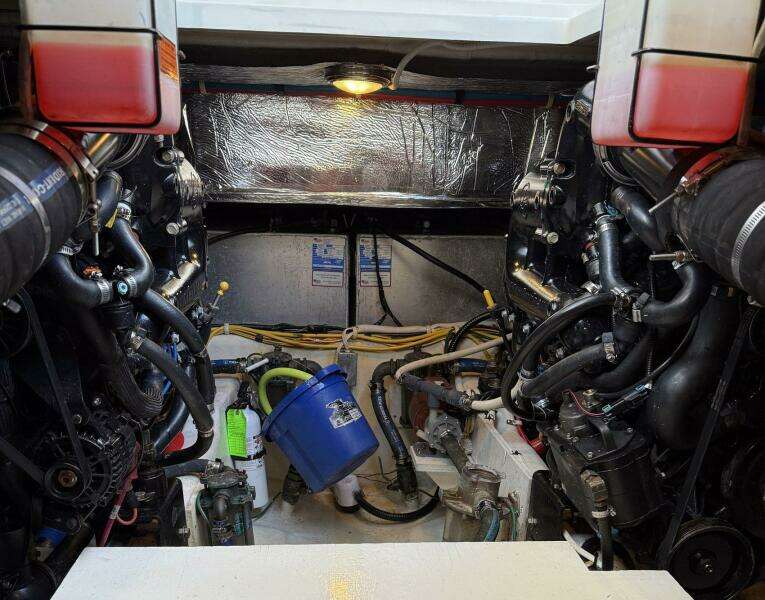 2013 Carver C-34 Command Bridge