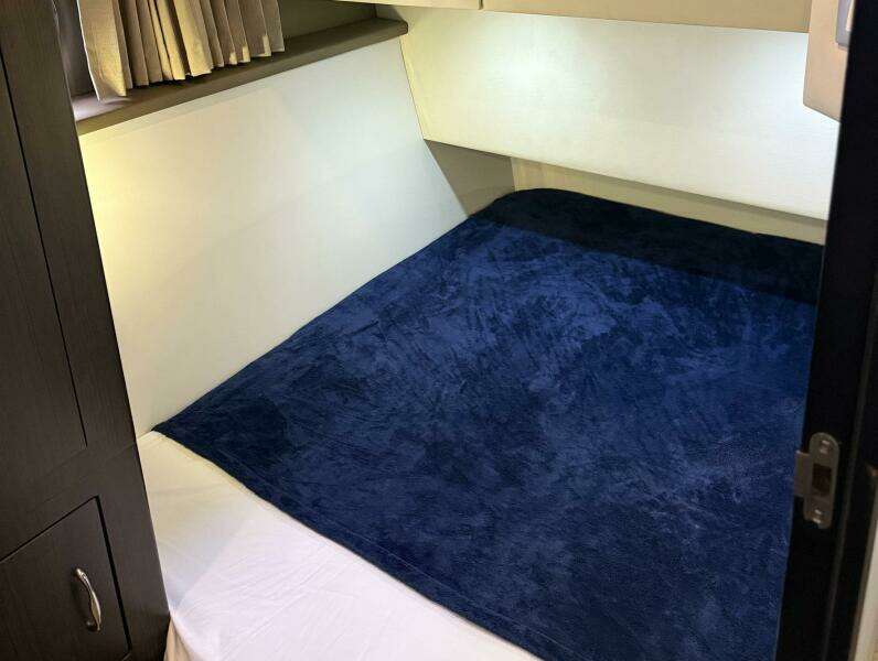 2013 Carver C-34 Command Bridge