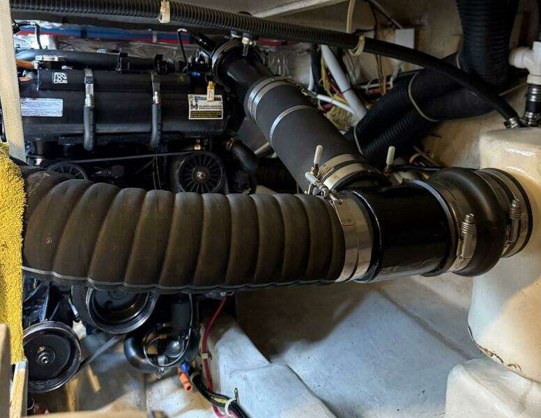 2013 Carver C-34 Command Bridge