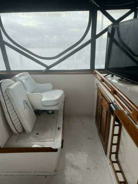 44' Marine Trader Flybridge Port 