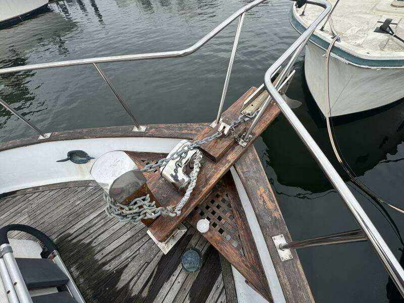 44' Marine Trade Anchor / Windlass