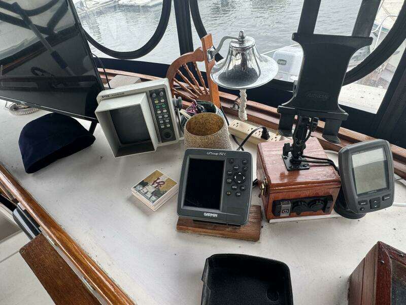 44' Marine Trader Flybridge Helm