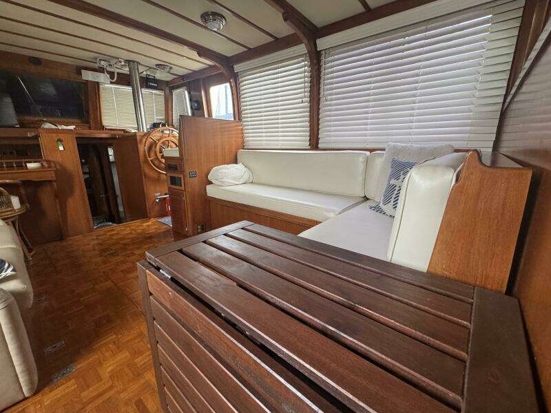44' Marine Trader Salon Fwd Starboard