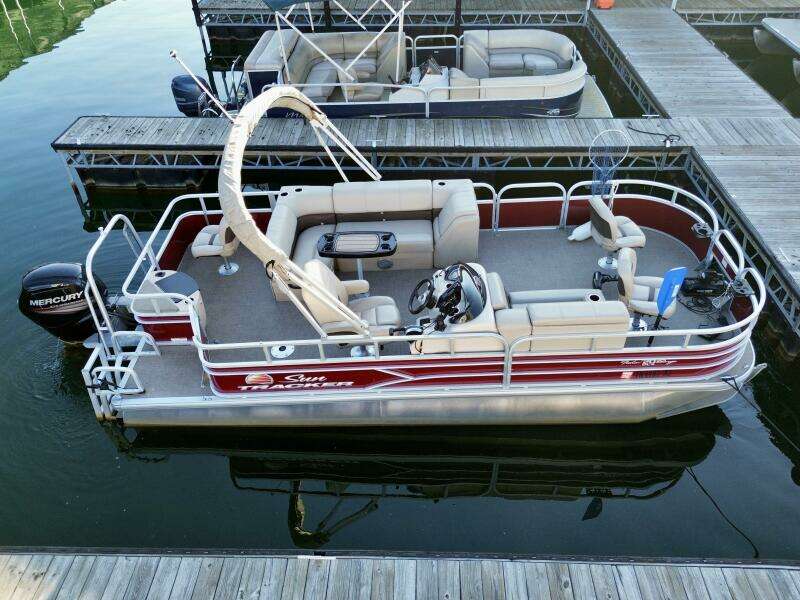 2019 Sun Tracker Fishin' Barge 20DLX
