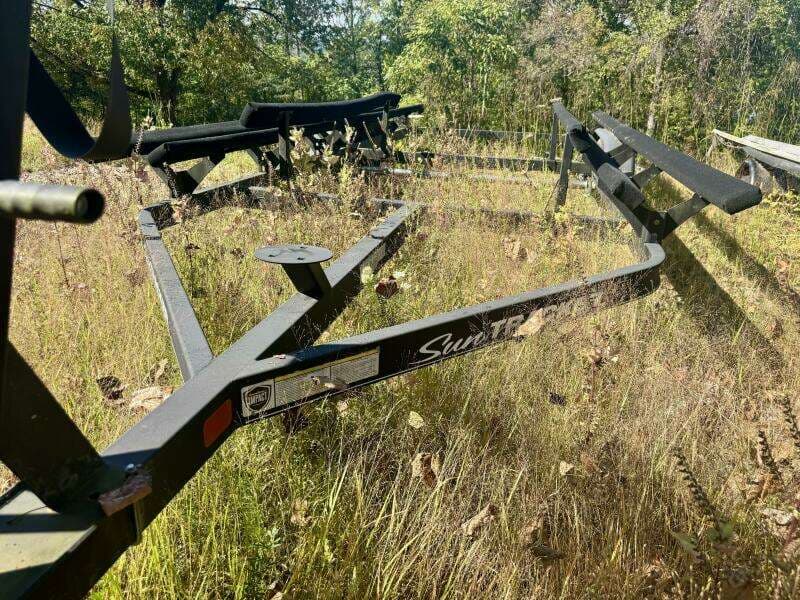 2019 Sun Tracker Fishin' Barge 20DLX