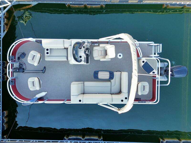 2019 Sun Tracker Fishin' Barge 20DLX