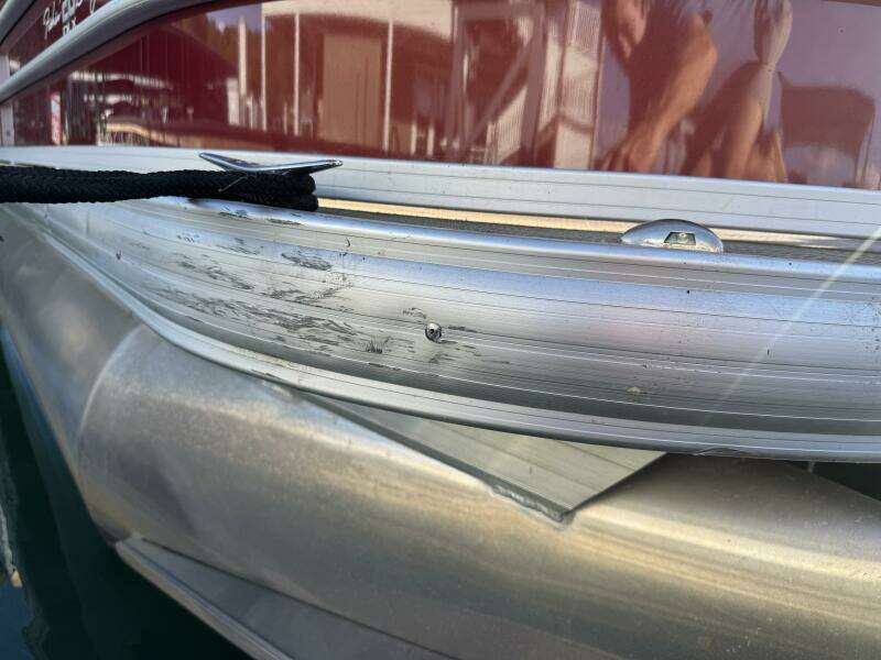 2019 Sun Tracker Fishin' Barge 20DLX