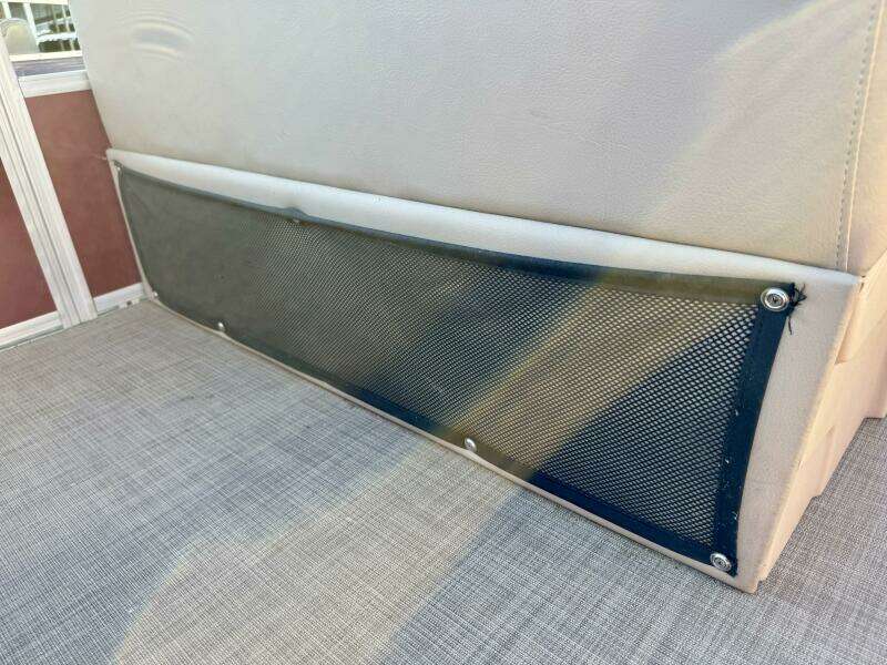 2019 Sun Tracker Fishin' Barge 20DLX