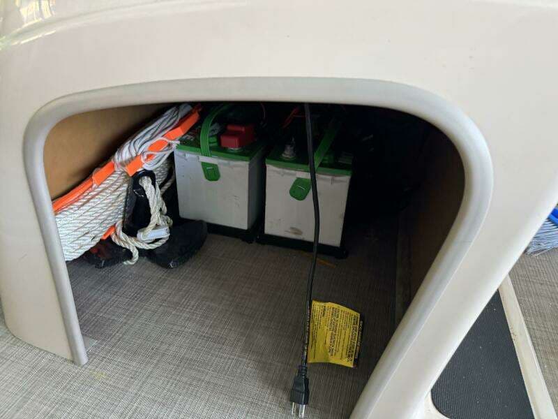 2019 Sun Tracker Fishin' Barge 20DLX