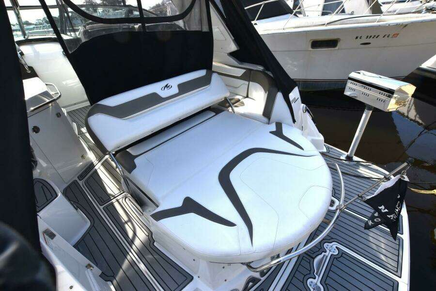 2017 Monterey 355 Sport Yacht