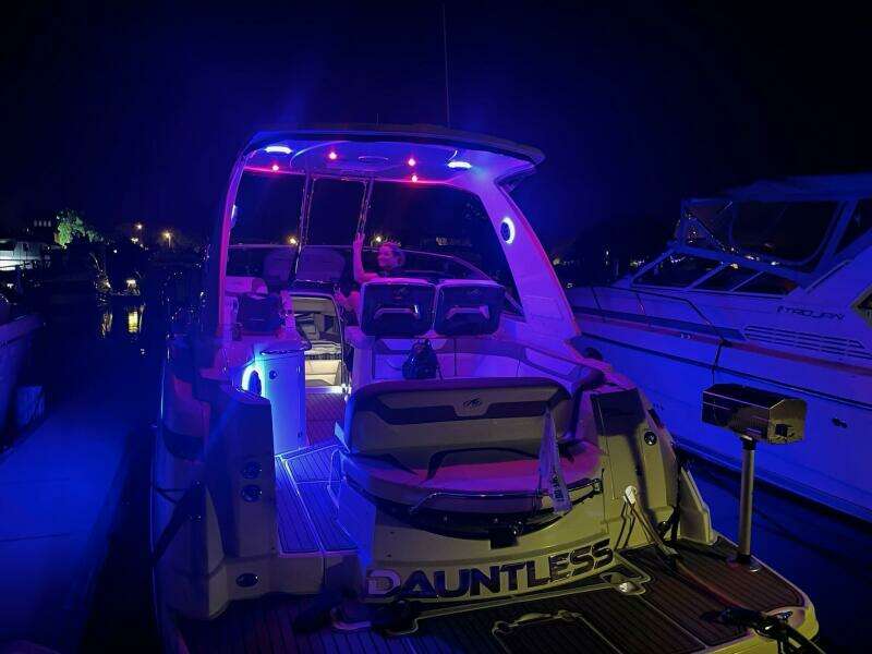 2017 Monterey 355 Sport Yacht