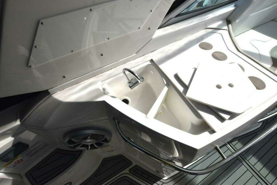 2017 Monterey 355 Sport Yacht