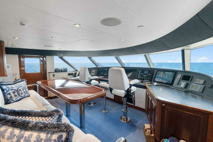 2010 Westport Superyacht