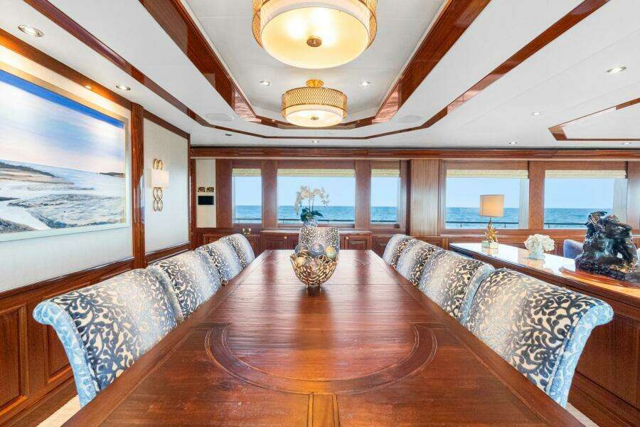 2010 Westport Superyacht