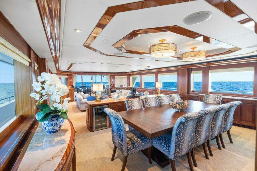 2010 Westport Superyacht