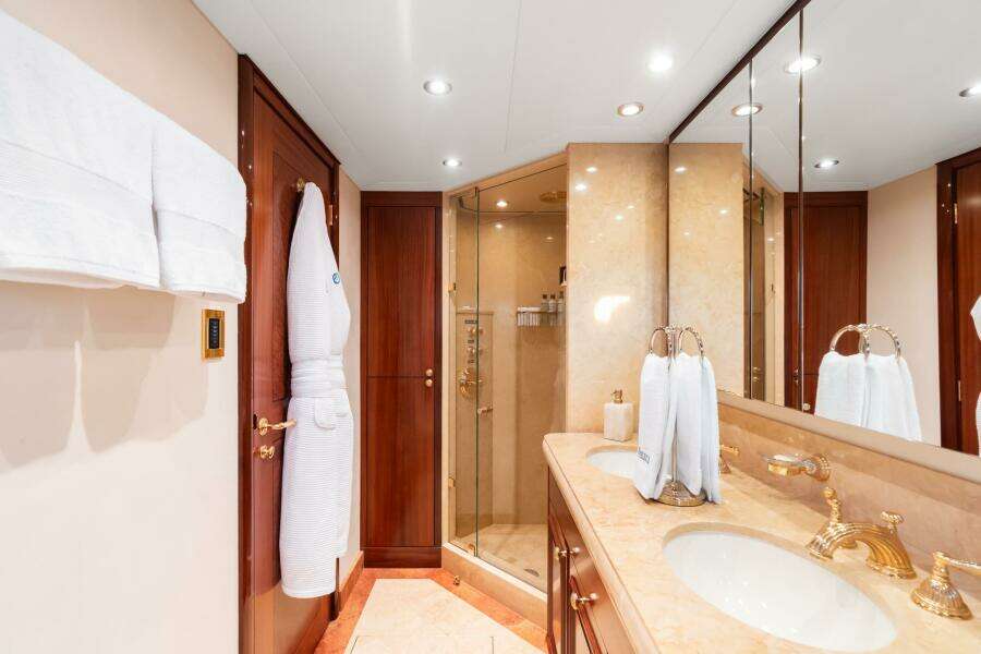 2010 Westport Superyacht