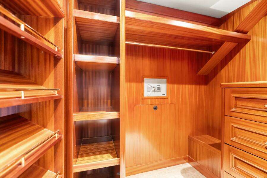 2010 Westport Superyacht