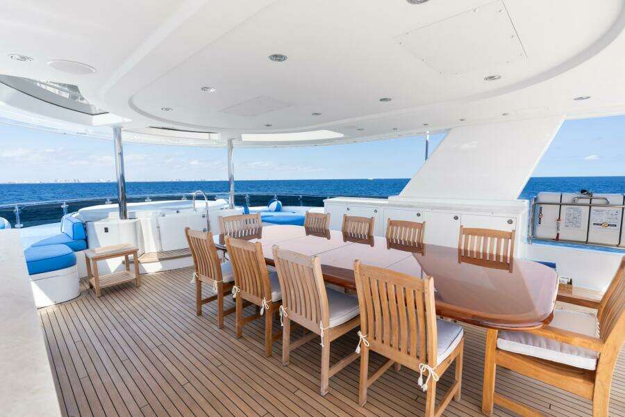 2010 Westport Superyacht