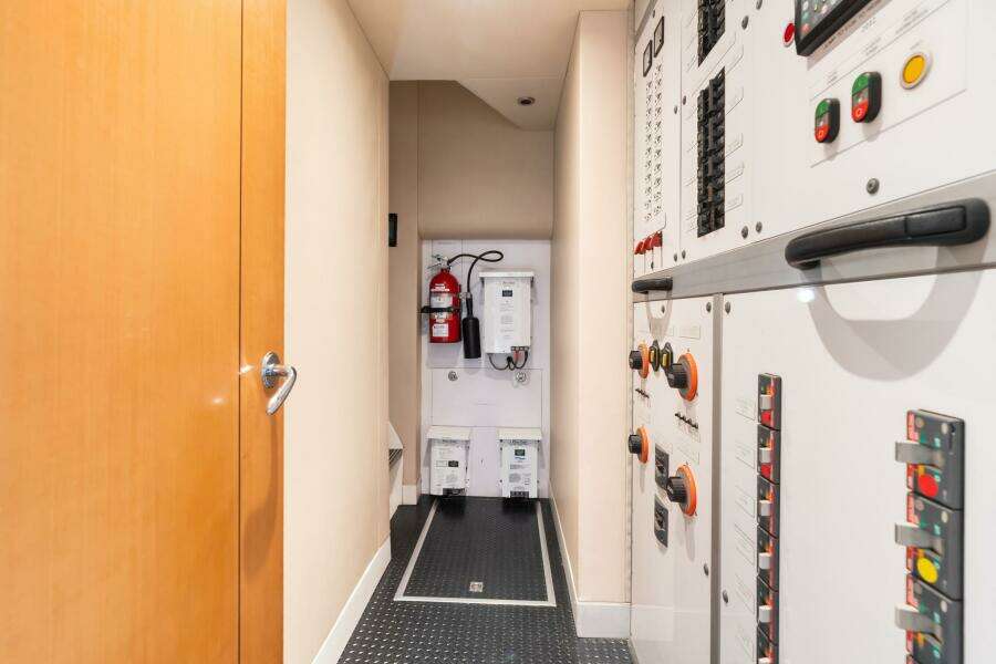 2010 Westport Superyacht