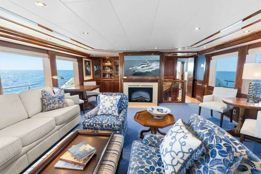 2010 Westport Superyacht