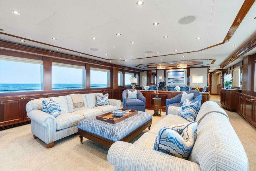 2010 Westport Superyacht