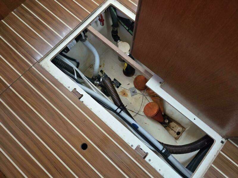 Clean, dry bilge