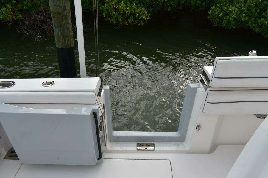 Valhalla 33 LOW KEY - Side Door