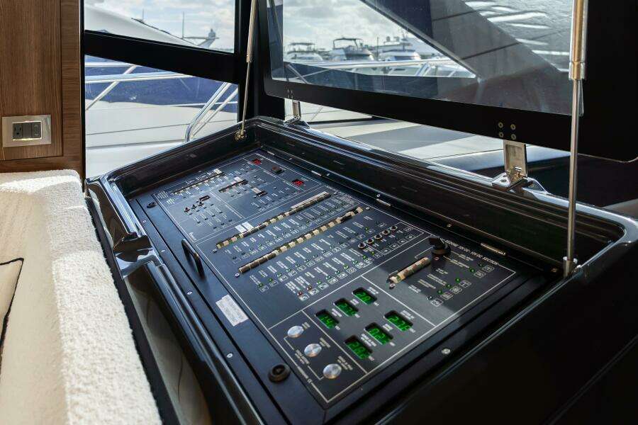 2019 Absolute 58 Fly