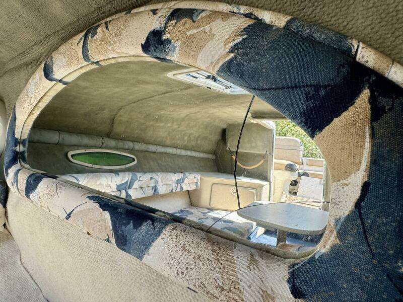 1999 Sea Ray 215 Express Cruiser