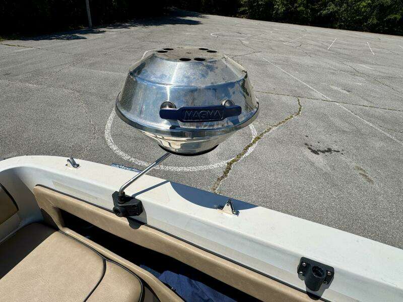 1999 Sea Ray 215 Express Cruiser