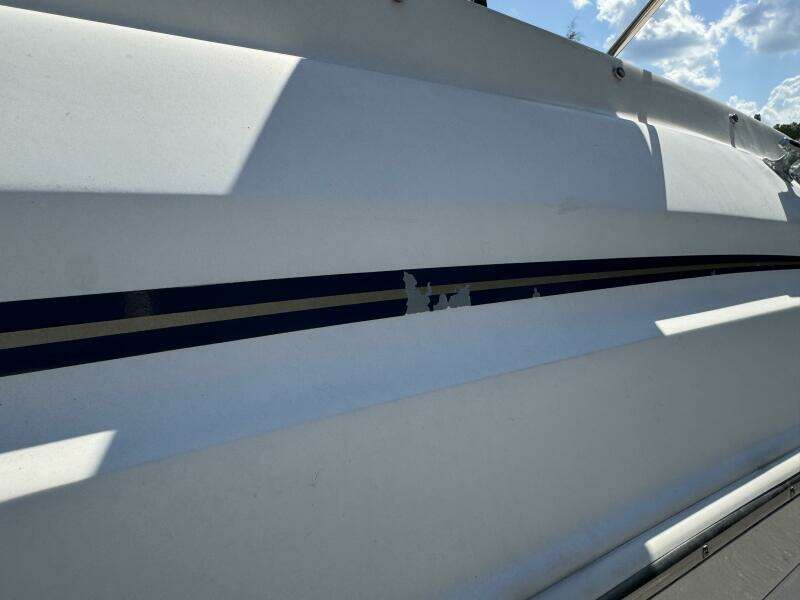 1999 Sea Ray 215 Express Cruiser