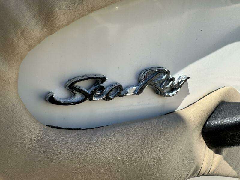 1999 Sea Ray 215 Express Cruiser