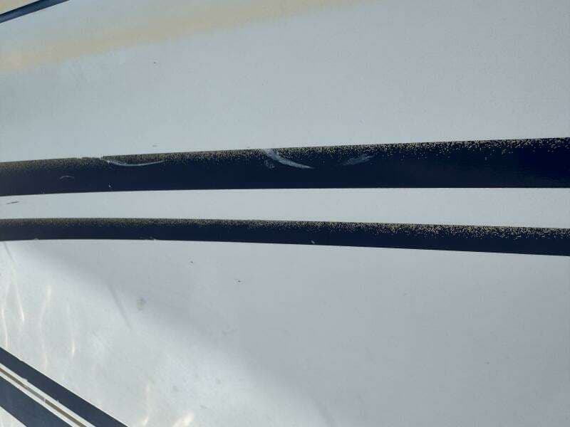 1999 Sea Ray 215 Express Cruiser