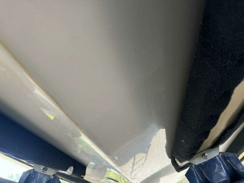 1999 Sea Ray 215 Express Cruiser