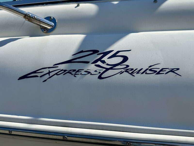 1999 Sea Ray 215 Express Cruiser