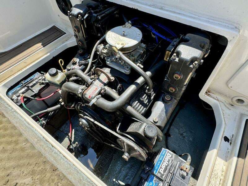 1999 Sea Ray 215 Express Cruiser