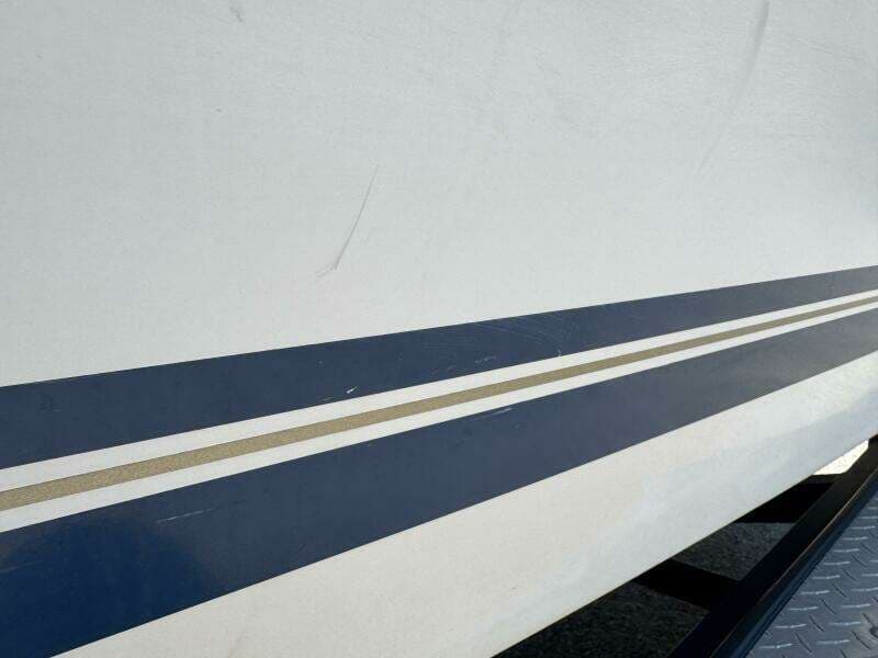 1999 Sea Ray 215 Express Cruiser