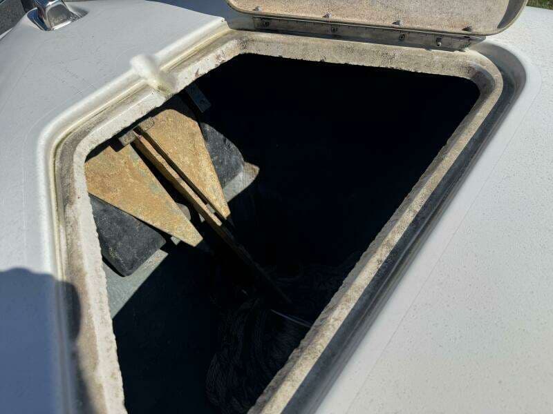 1999 Sea Ray 215 Express Cruiser