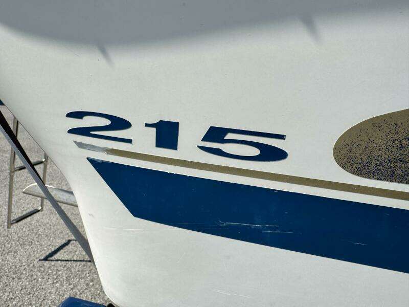 1999 Sea Ray 215 Express Cruiser