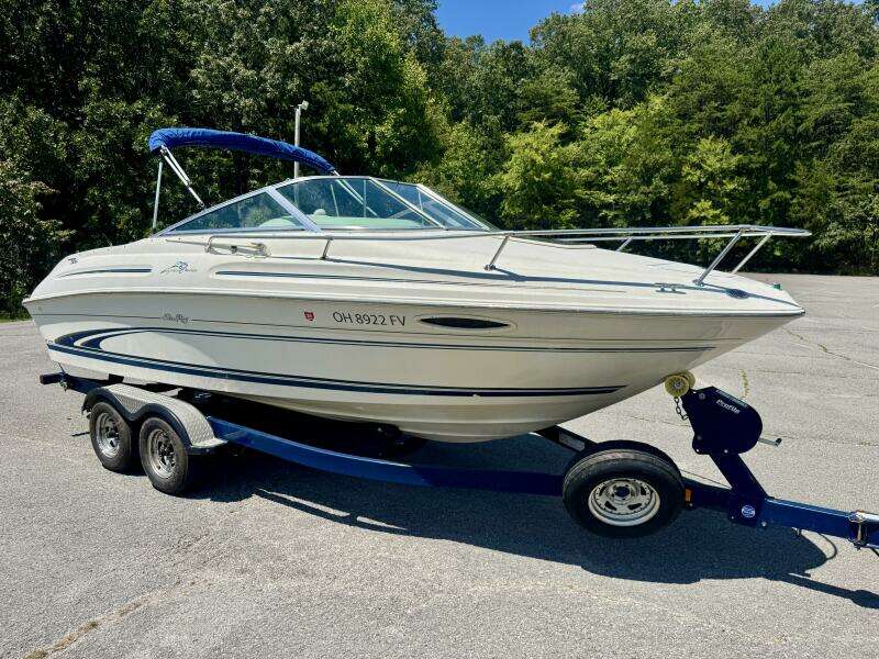 1999 Sea Ray 215 Express Cruiser