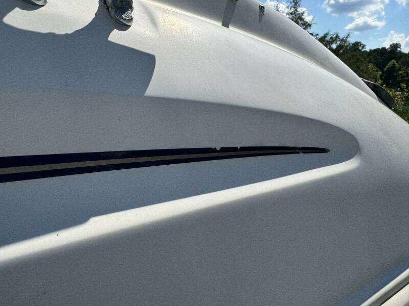 1999 Sea Ray 215 Express Cruiser