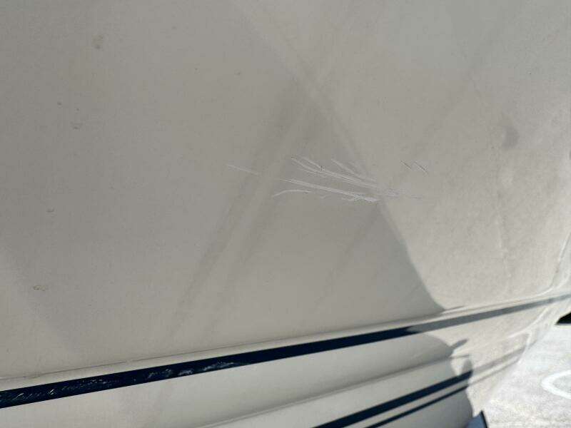 1999 Sea Ray 215 Express Cruiser