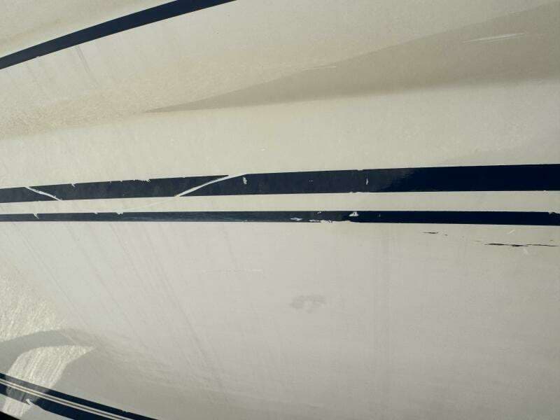 1999 Sea Ray 215 Express Cruiser