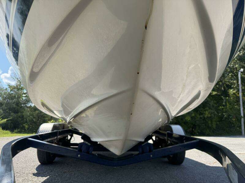 1999 Sea Ray 215 Express Cruiser