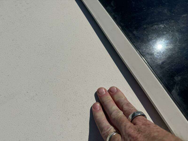 1999 Sea Ray 215 Express Cruiser