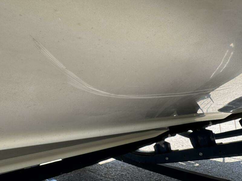 1999 Sea Ray 215 Express Cruiser