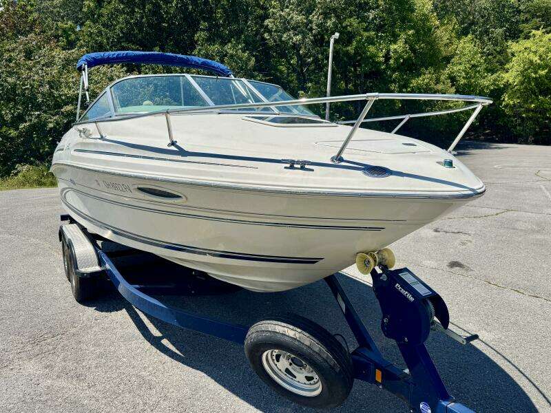 1999 Sea Ray 215 Express Cruiser