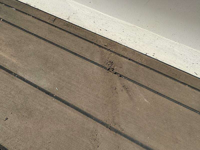 1999 Sea Ray 215 Express Cruiser