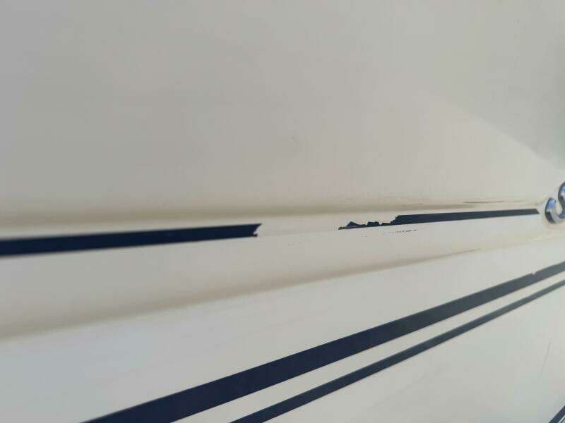 1999 Sea Ray 215 Express Cruiser